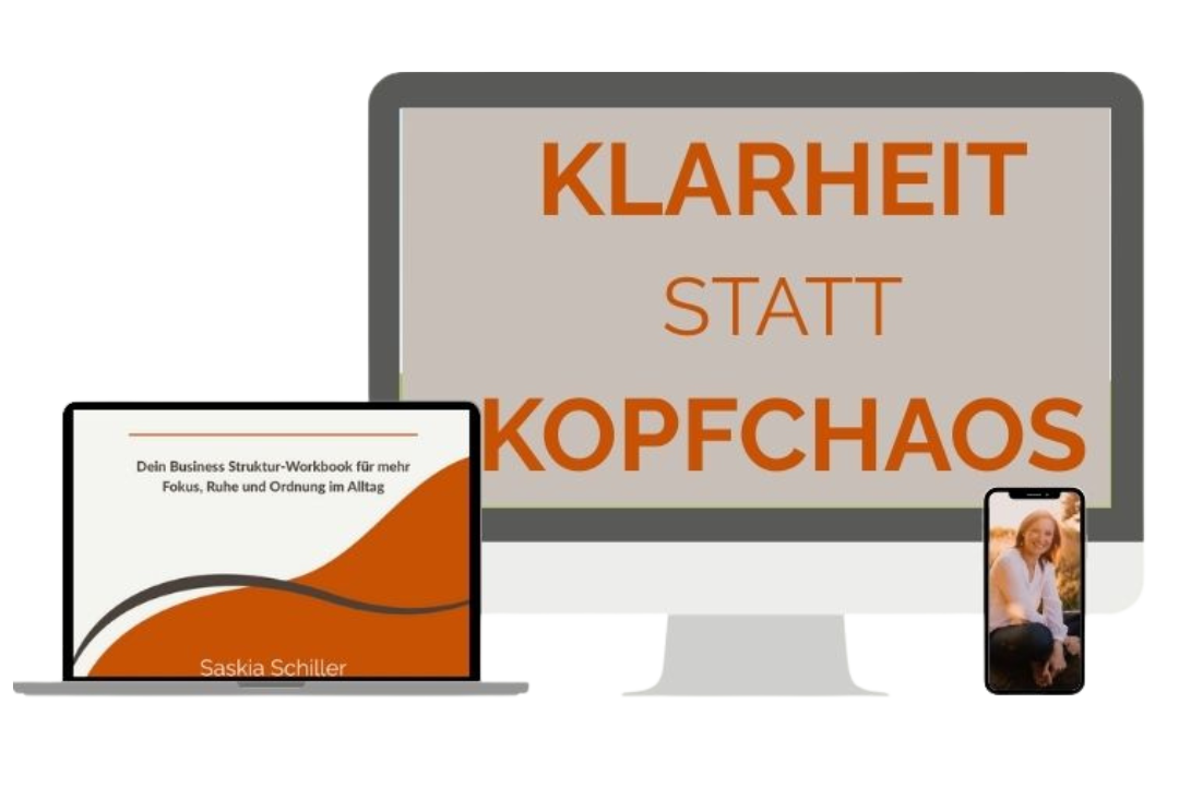 Grafik mit CTA: Bildschirmtext „Schnapp dir dein Struktur-Workbook“, daneben Tablet mit Cover „Klarheit statt Kopfchaos“ und Smartphone mit Porträtfoto.